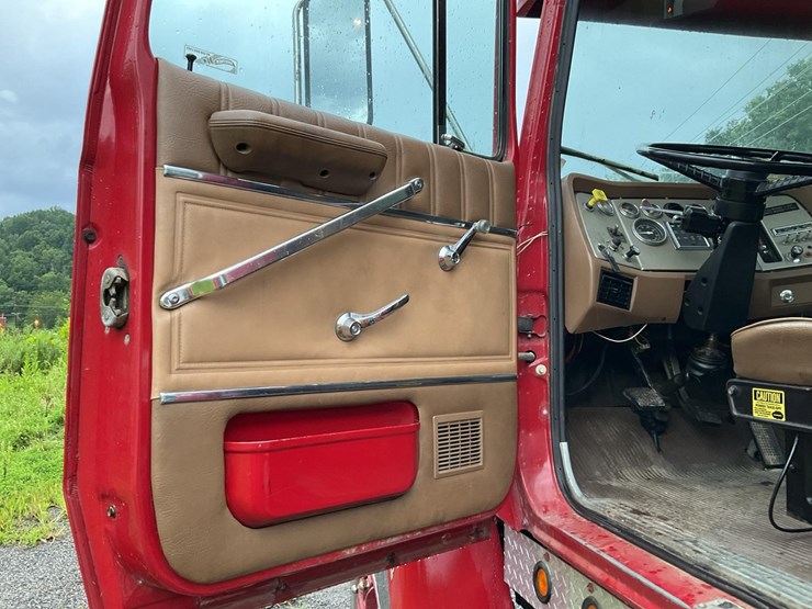 1989-ford-l8000-image-26
