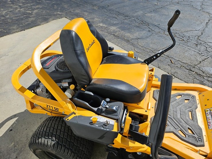 #651-•-cub-cadet-zt1-zero-turn-mower-image-28
