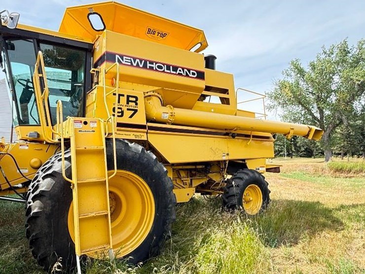 1995-new-holland-tr97-image-3
