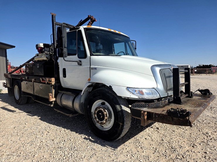 2015-international-durastar-4300-image-3