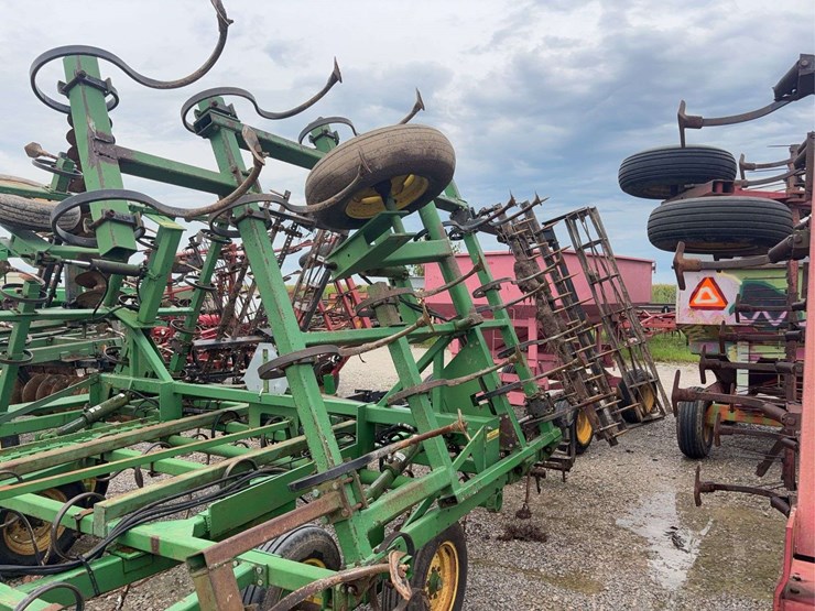 2025-john-deere-960-image-12