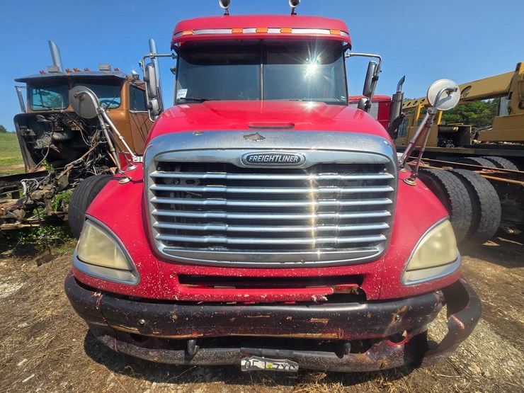 2003-freightliner-columbia-120-image-13
