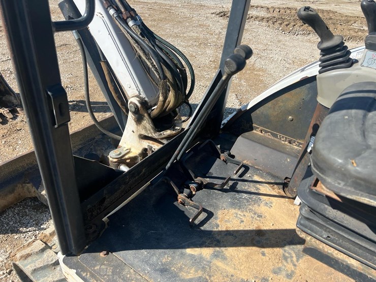 2004-bobcat-334d-image-30