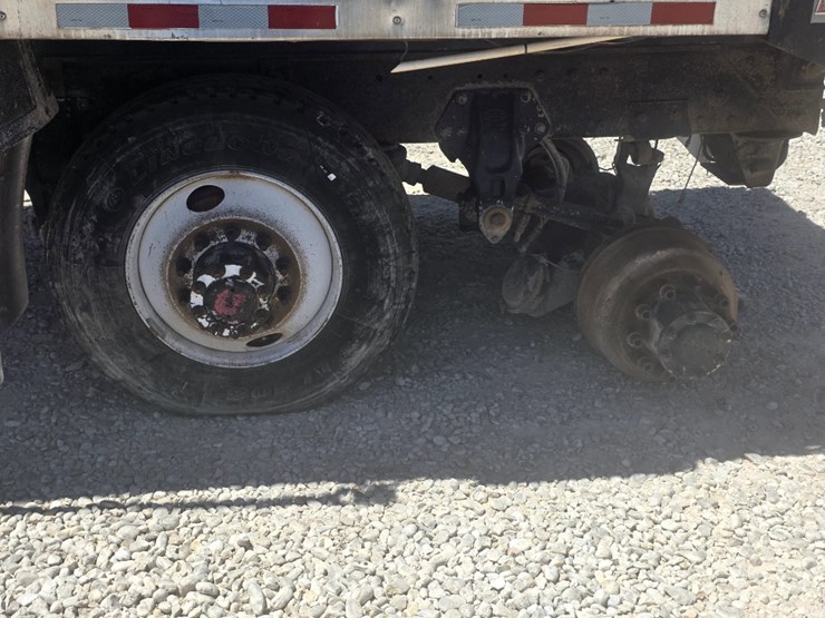 1998-peterbilt-379-image-16