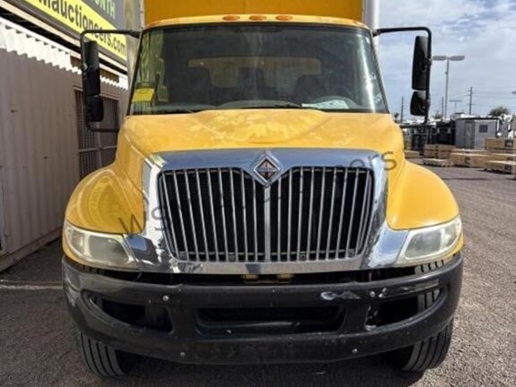 2012-international-4300lp-box-truck-image-4