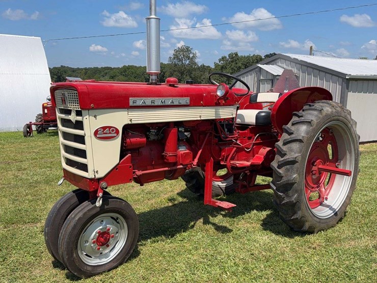 1958-farmall-240-image-7