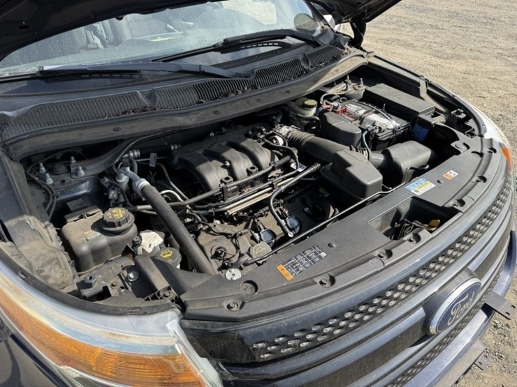 2015-ford-explorer-image-19