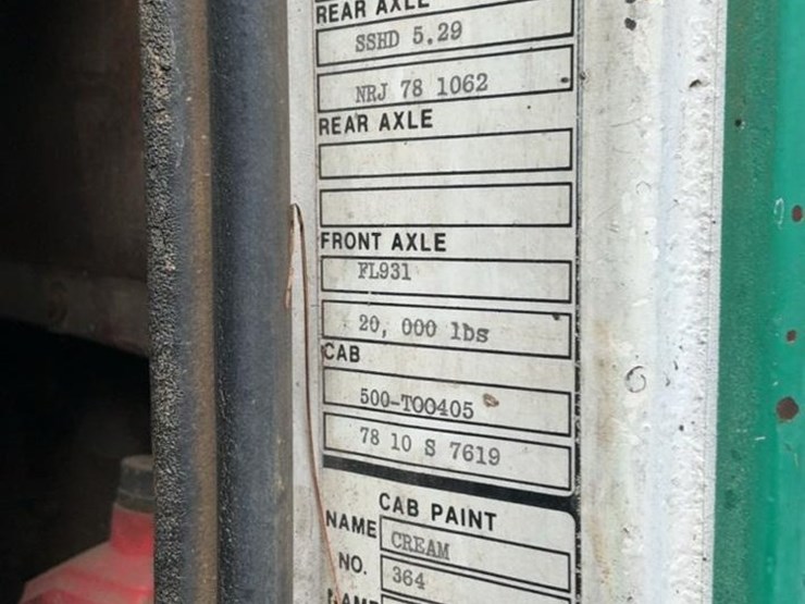 #131-•-1988-husky-brute-knuckleboom-on-truck-image-106