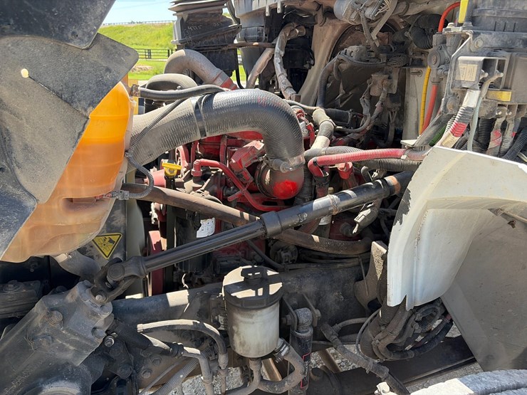 2018-international-durastar-4300-image-17
