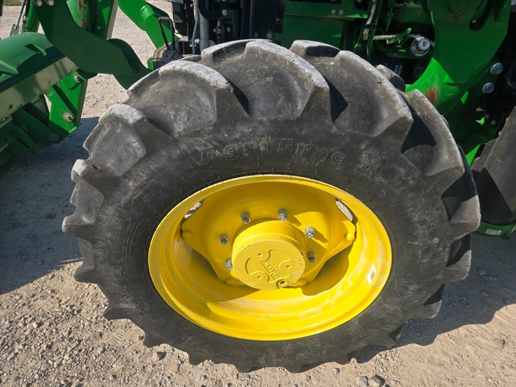 2024-john-deere-5075e-image-61