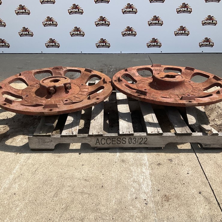 #5023 • Pair of Tractor Cast Centers