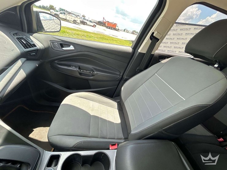 2015-ford-escape-image-19