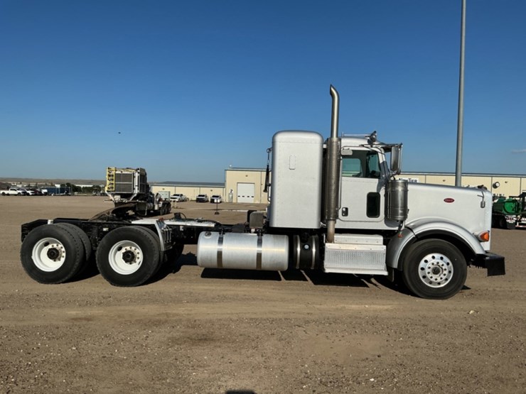 2015-peterbilt-367-image-4