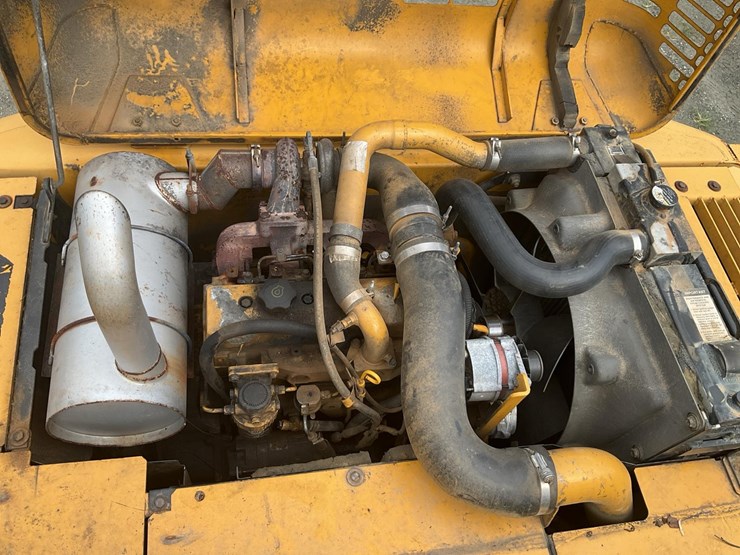 2004-deere-160c-lc-image-13