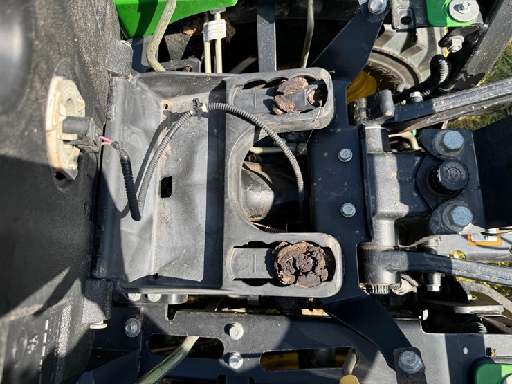 2014-john-deere-1023e-image-49