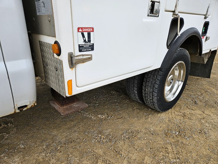 2008-ford-f550-image-59