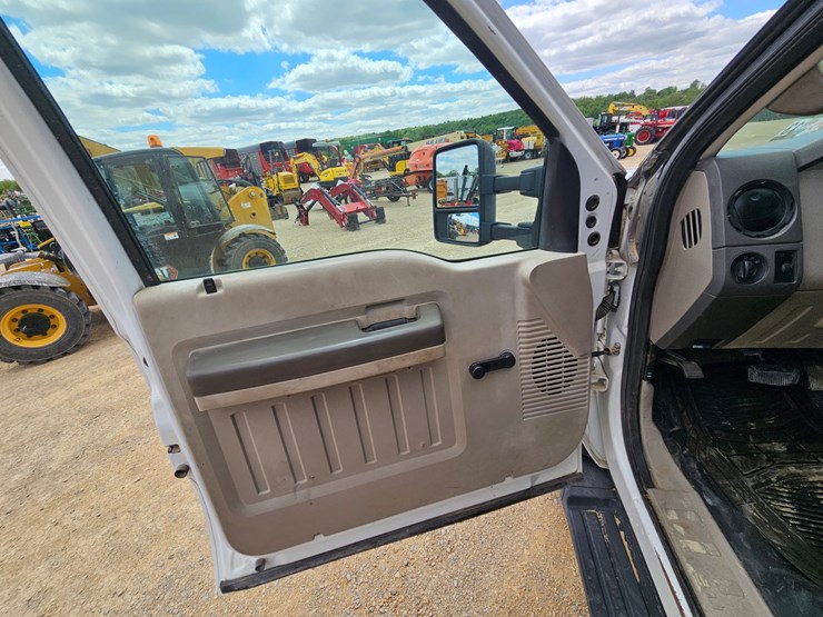 2009-ford-f550-image-74