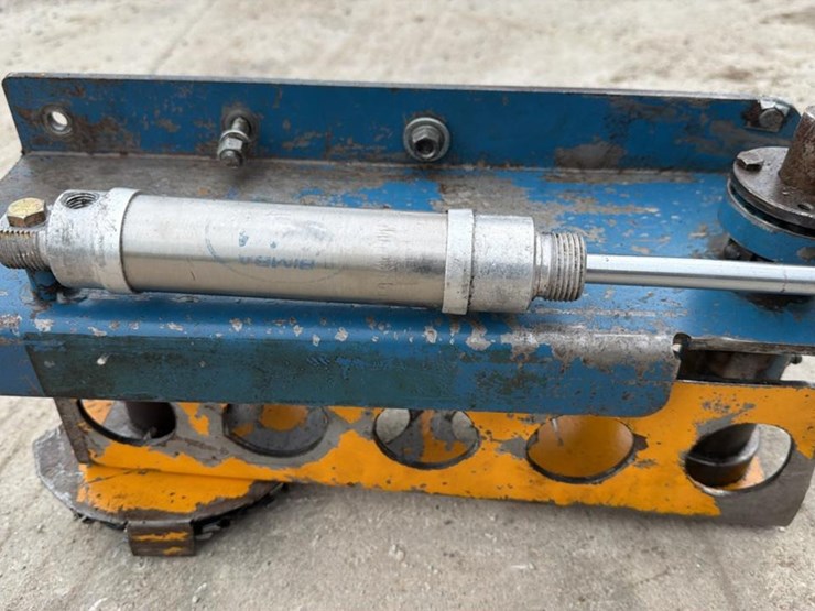 #153-•-2009-baker-3665d-portable-bandmill-image-50