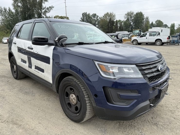 2018-ford-explorer-image-2