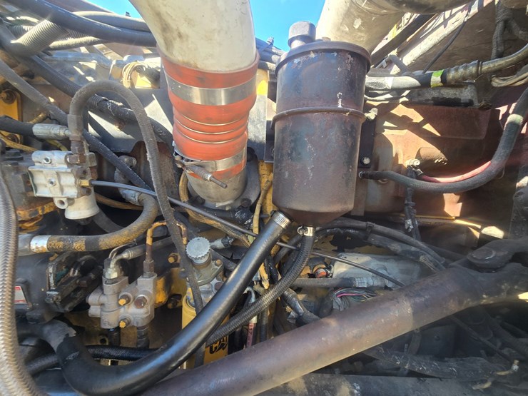 1995-peterbilt-379-image-31