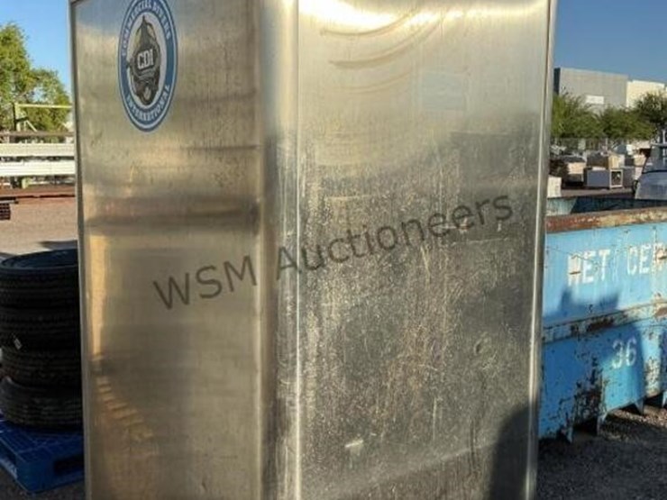 portable-restroom-unit-image-3