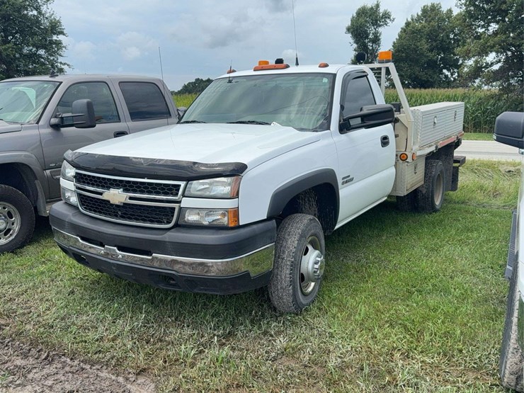 2007-chevrolet-3500-image-1