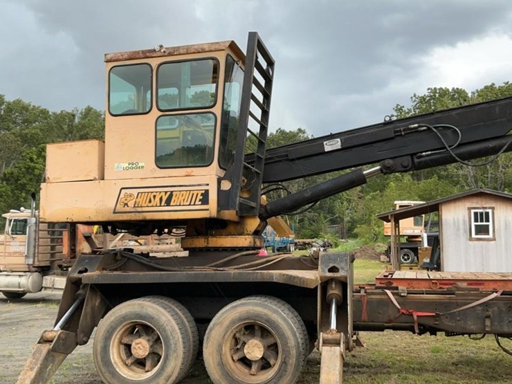 #131-•-1988-husky-brute-knuckleboom-on-truck-image-3