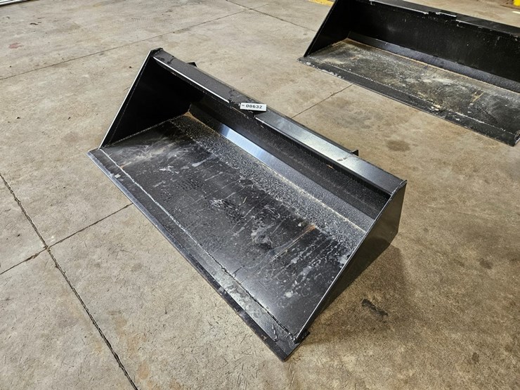 #656-•-new-swict-66"-material-bucket-image-1