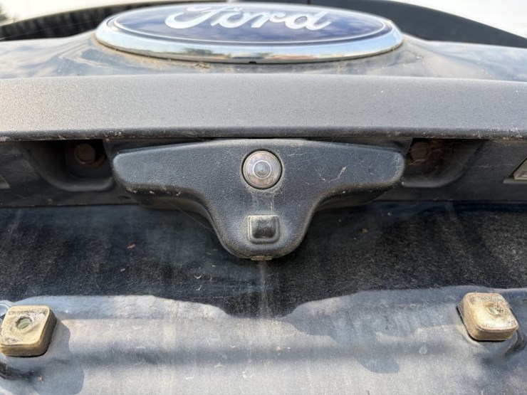 2018-ford-explorer-image-21