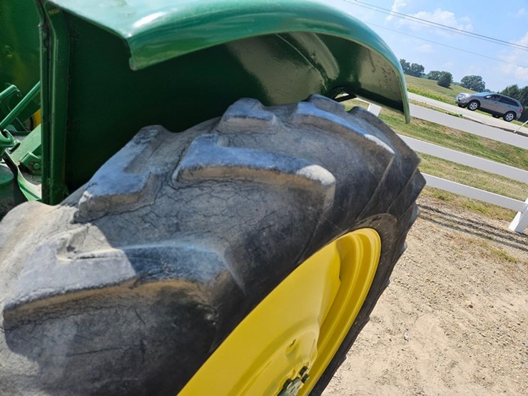 john-deere-b-image-37