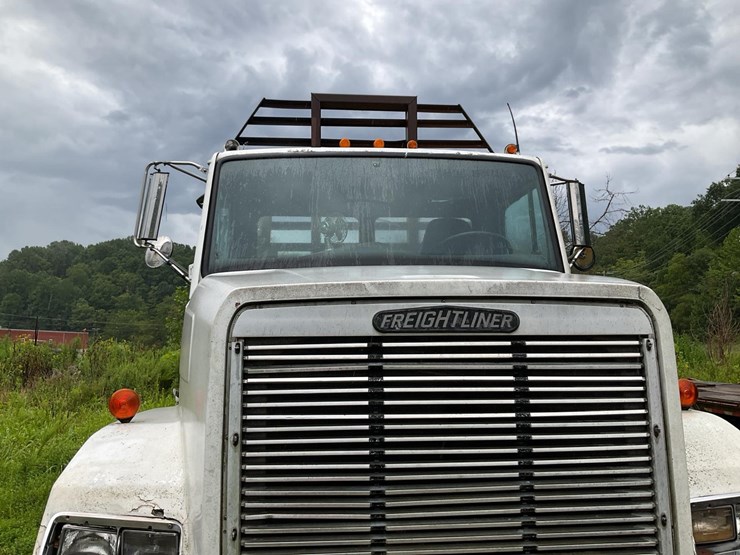 #141-•-1988-freightliner-log-truck-image-42