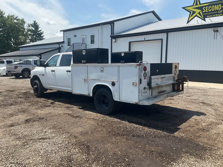 2012-dodge-3500-image-3