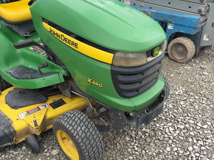 john-deere-x340-image-2
