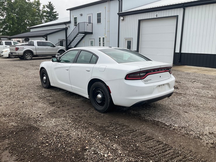 #2050-•-2018-dodge-charger-awd-image-3