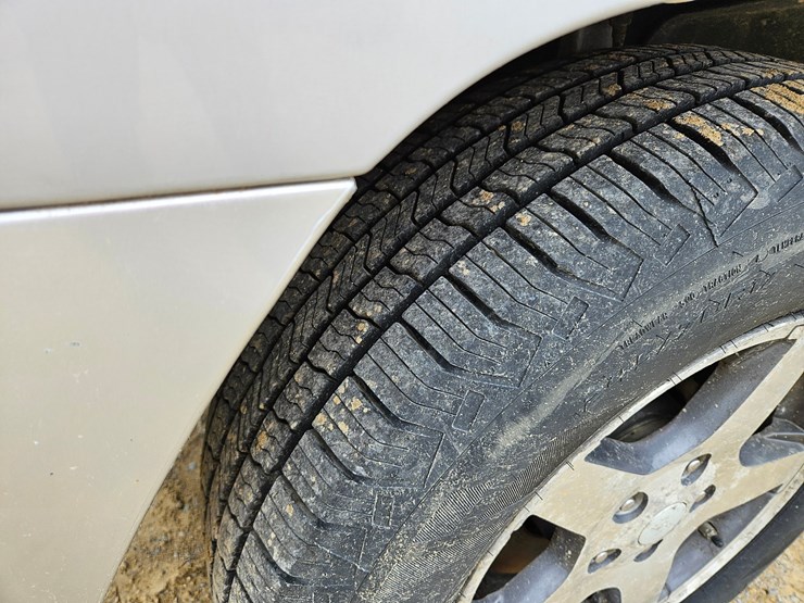 #60-•-2007-jeep-sport-utility-sedan-image-48