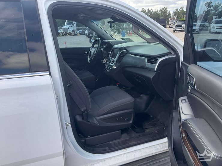 2019-chevrolet-tahoe-image-23