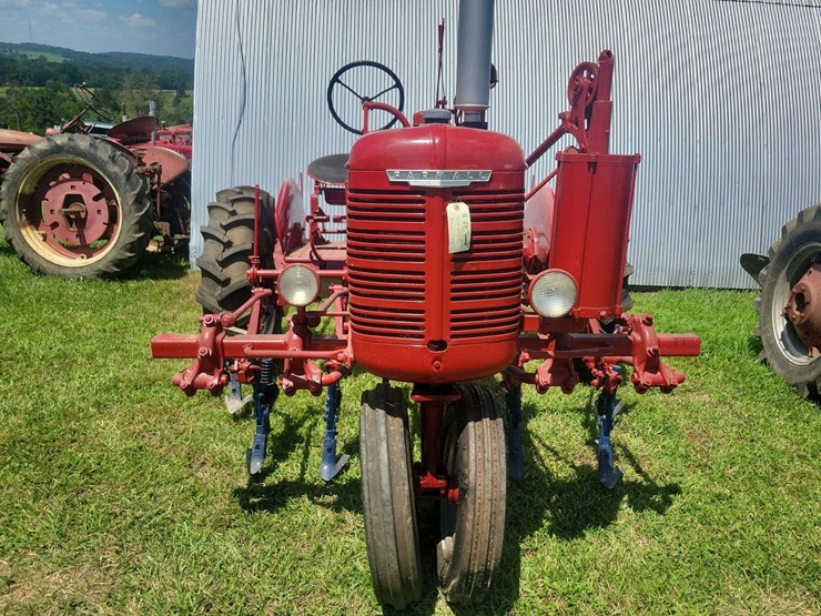 1947-farmall-b-with-mounted-cultivator-image-9