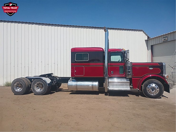 2022-peterbilt-389-image-1