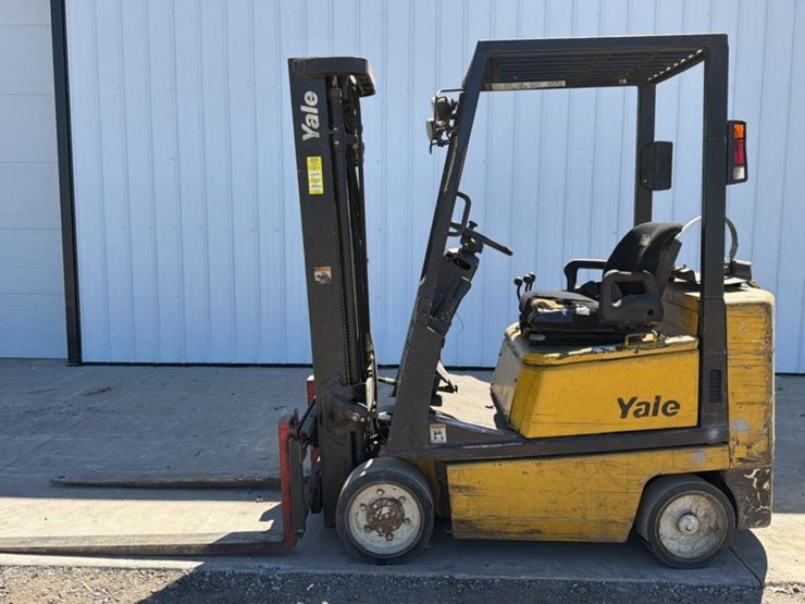 #1355-•-2004-yale-glc040-forklift-image-2