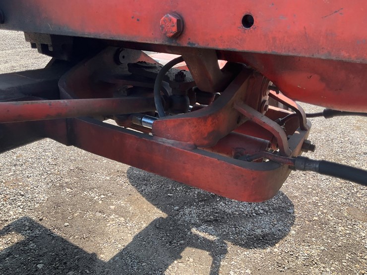 #5506-•-case-1570-agri-king-tractor-image-18