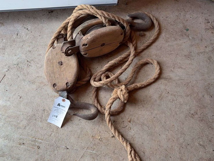 (2)-wooden-pulleys-image-2