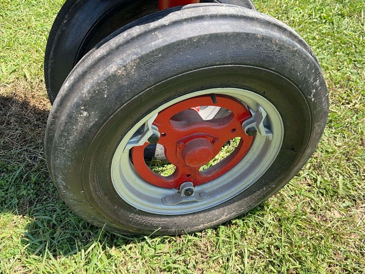 1957-farmall-350-image-22
