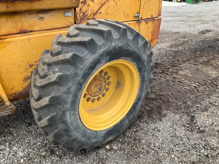 john-deere-444-image-10