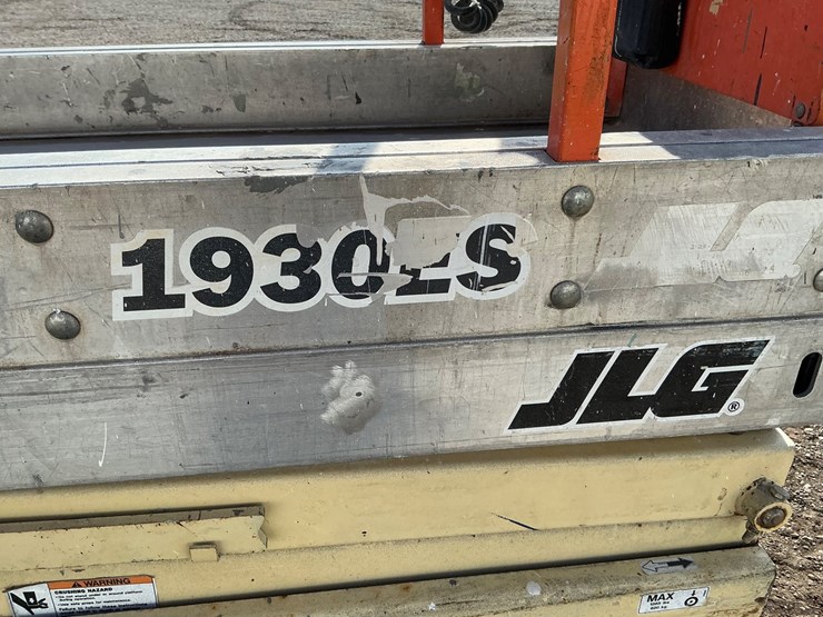 2006-jlg-1930es-image-5