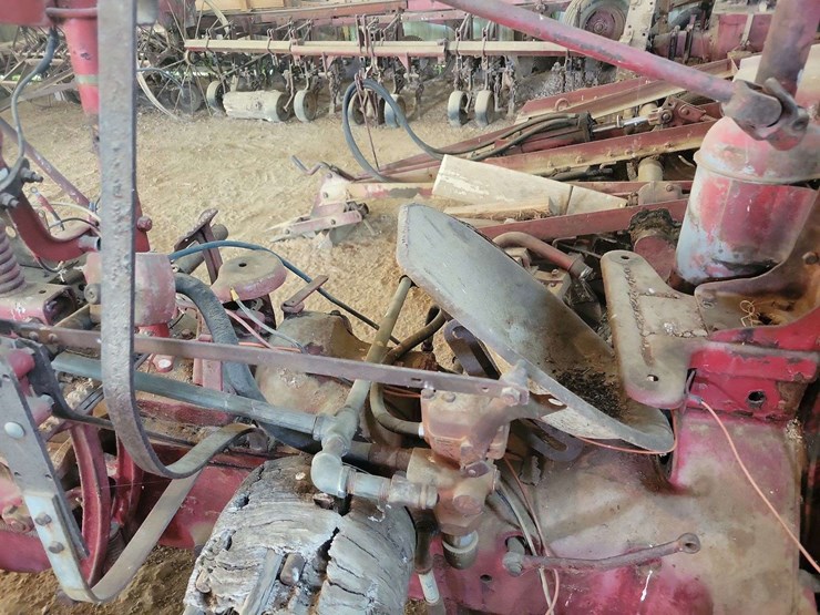 farmall-h-parts-tractor-image-6