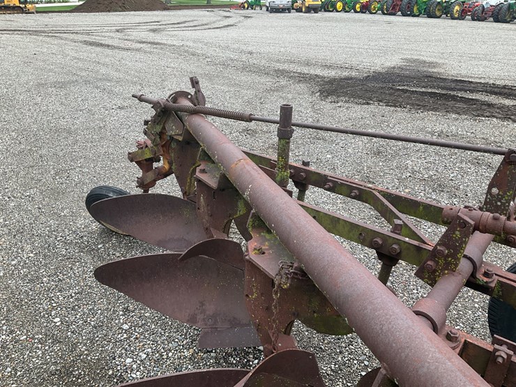 #5312-•-4-bottom-pull-type-moldboard-plow-image-11