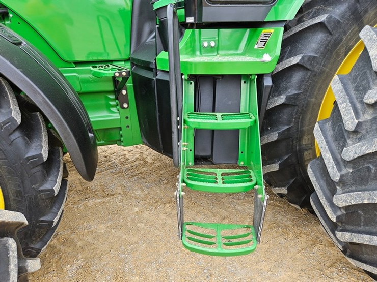 2013-john-deere-8335r-image-13