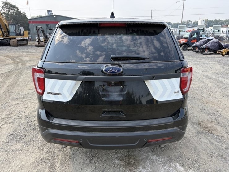 2018-ford-explorer-image-5
