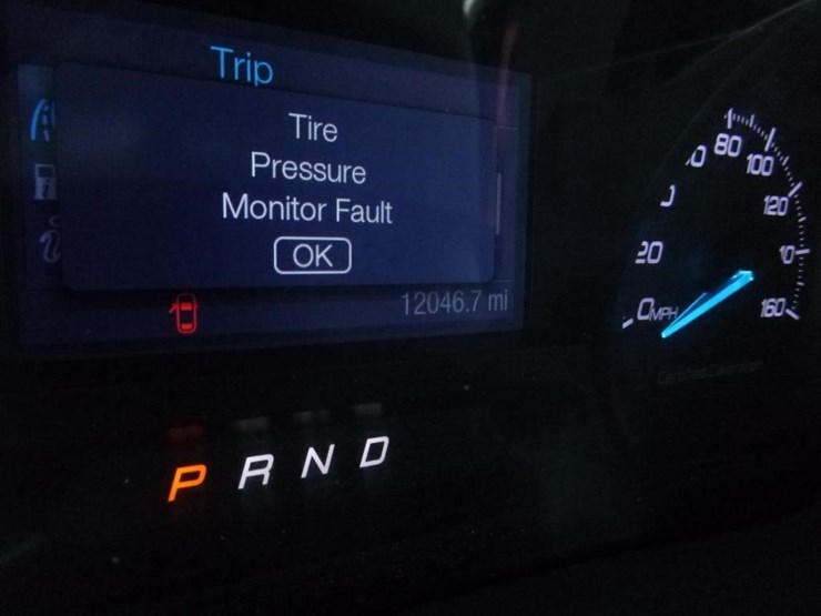 2015-ford-explorer-image-14