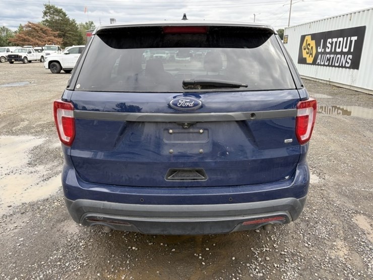 2017-ford-explorer-image-5